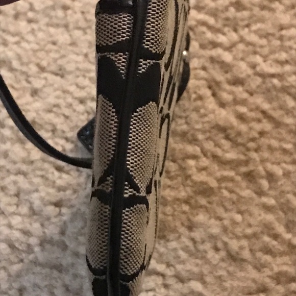 Coach wristlet, tan and black signature jacquard. - Picture 3 of 10